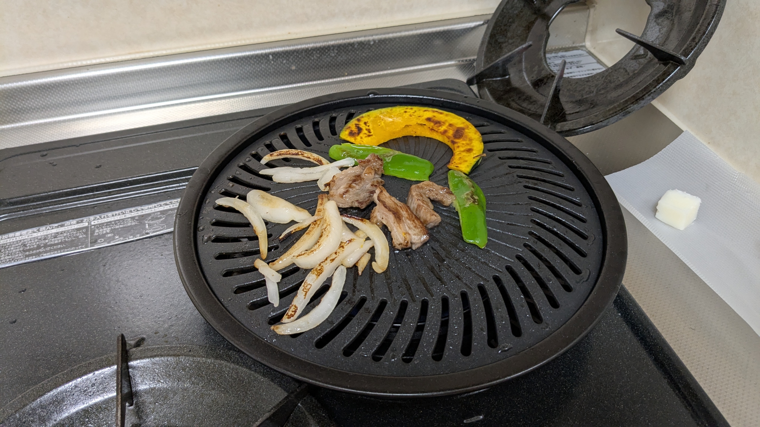 フライパン焼肉と全然違う！家庭用ガスコンロで焼肉プレートを活用する